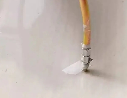 海州瓷砖空鼓维修公司专业解答在瓷砖铺贴过程中，如果使用的砂料过粗（如全部使用了粗砂），可能会导致以下问题